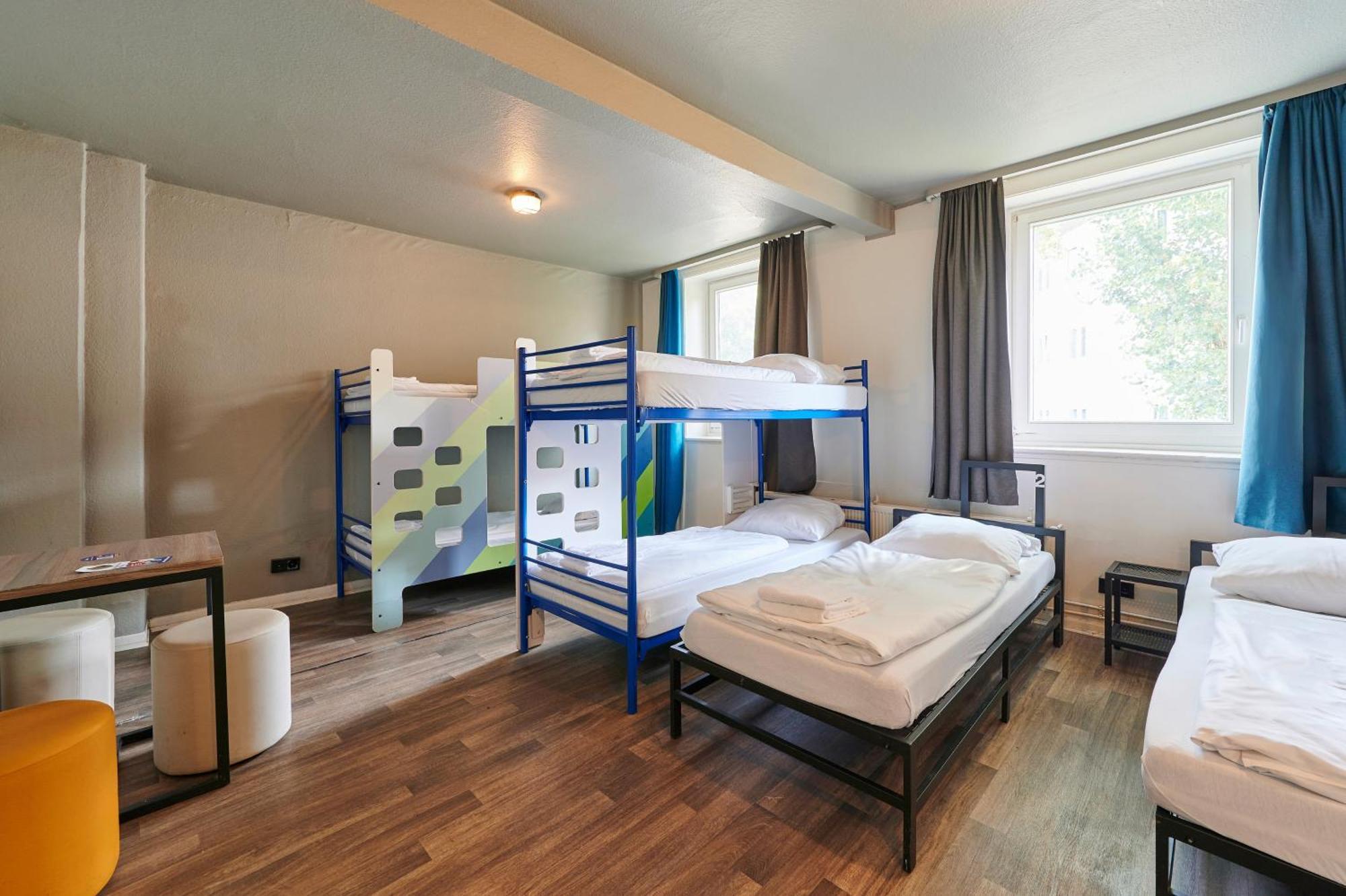 A&O Hamburg Reeperbahn Hotell Exteriör bild